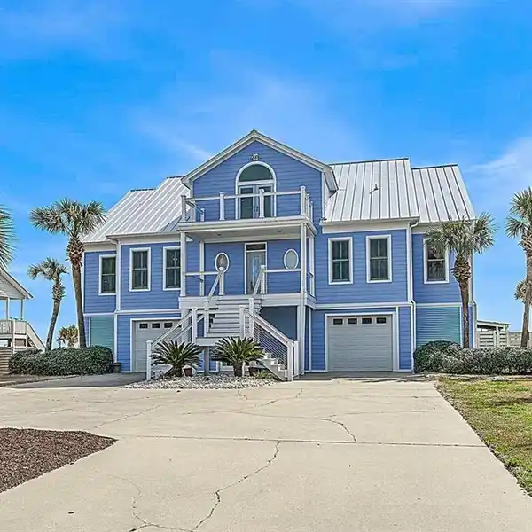 OCEANFRONT TIMELESS CRAFTSMANSHIP WITH MODERN LUXURY