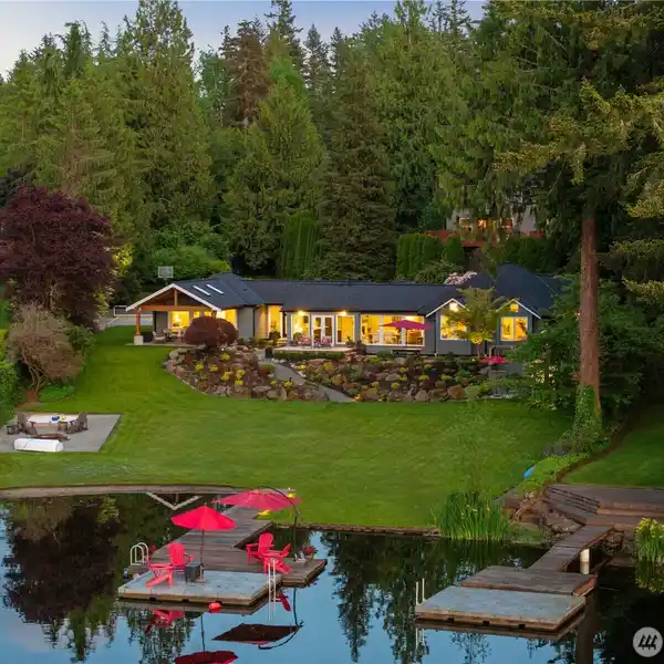 REMODELED LAKEFRONT RAMBLER