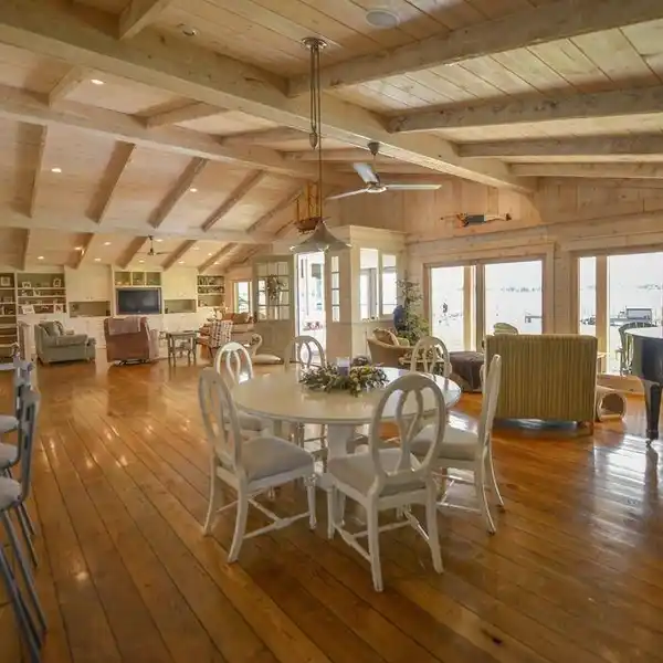 IMMACULATE HOME ON BUCKEYE LAKE