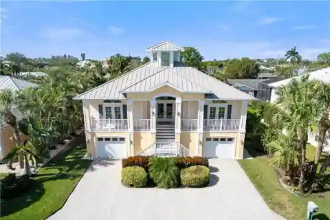 Beautiful Home on the Imperial River