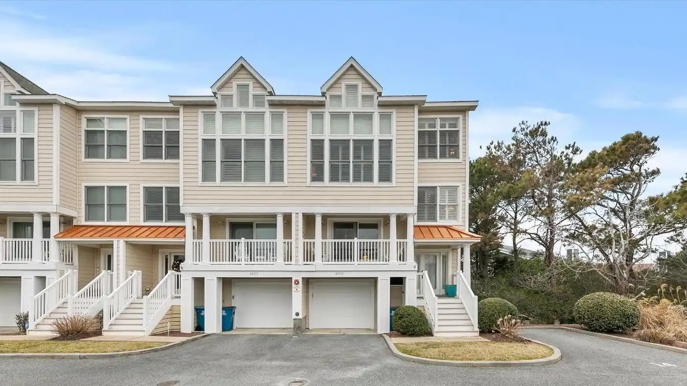 Exceptional Coastal Haven in Salt Meadows