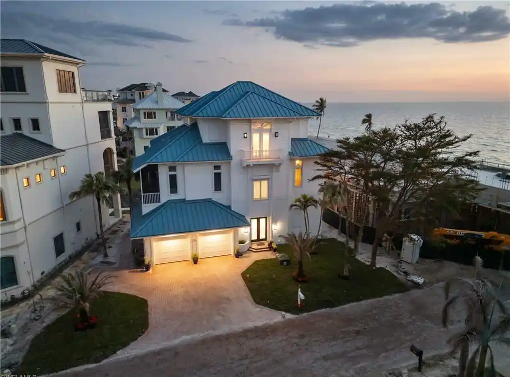 Remarkable Residence in Coveted Beach Gardens