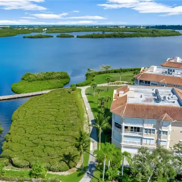 BEAUTIFULLY REMODELED RESIDENCE WITH UNPARALLELED RIVER AND PRESERVE VIEWS