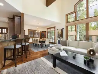 Beautifully Updated Home in Arrowhead Village