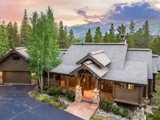 Luxury Mountain Living Meets Natural Beauty