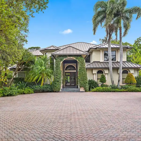 RIVERFRONT LUXURY ESTATE