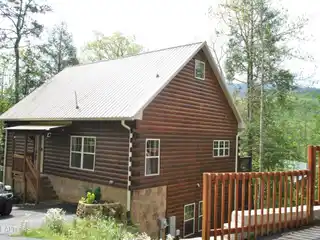 Custom Cabin in Prime Resort Location