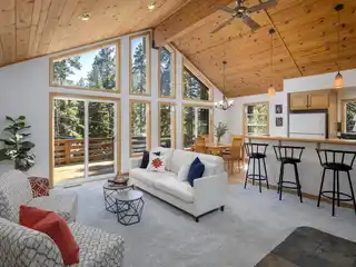 Modern Mountain Home a Block to the Lake