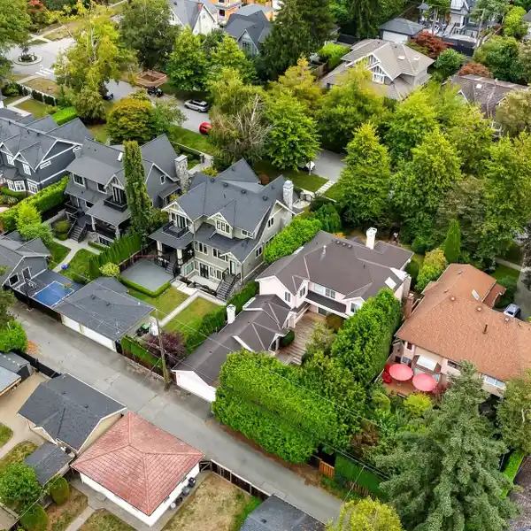 PRESTIGIOUS LOCATION IN SOUTH GRANVILLE