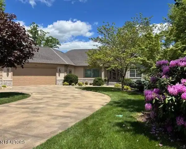 SPECTACULAR GOLF FRONT HOME