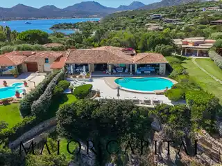 Waterfront Villa on the Cliffs of Punta Lada