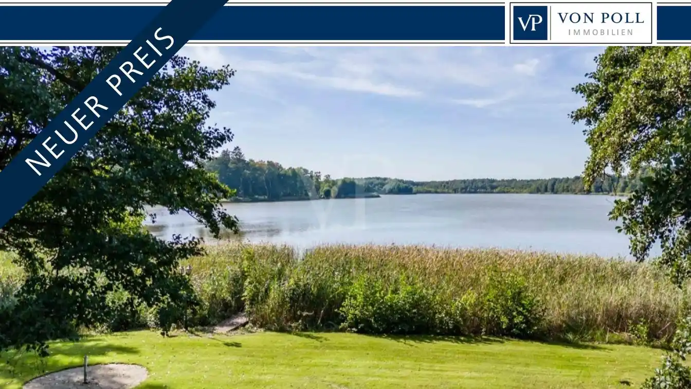Lakefront Villa on Park-like Property