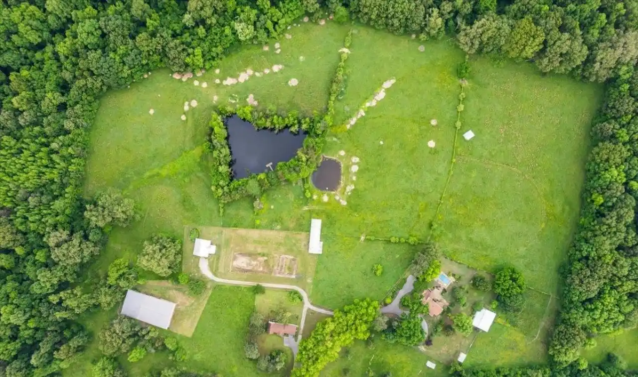 Luxury and Country Living on 43 Acres