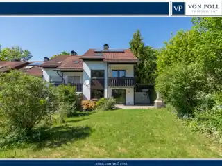 Well-Maintained Corner Home in Idyllic Setting