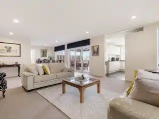 Seaside Lifestyle in the Heart of Mairangi Bay