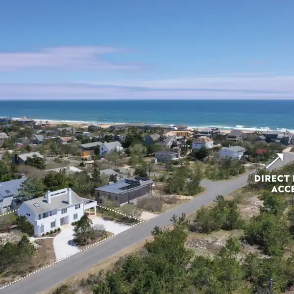 WONDERFULLY DECORATED CONTEMPORARY HOME