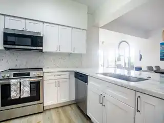 Outstanding Ocean and Sunset Views in Renovated Unit