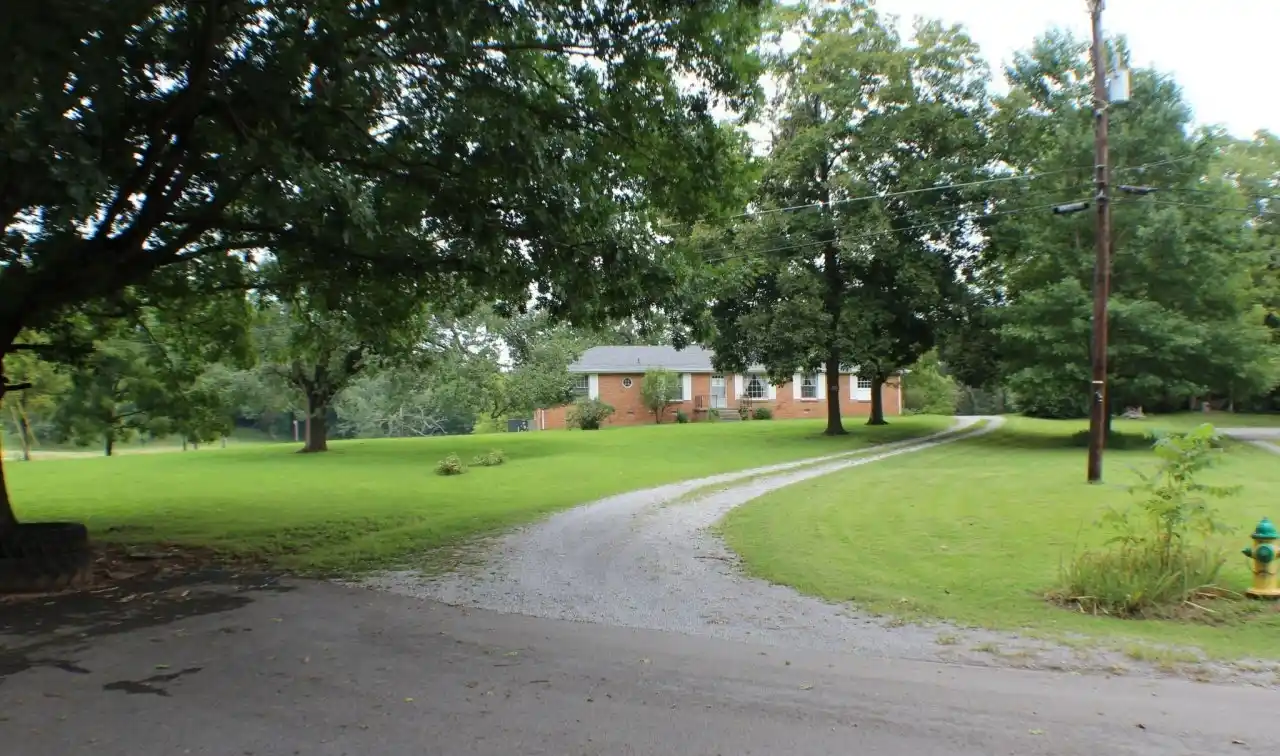 Peaceful Quiet Farm with All Brick Home and Historic Barn