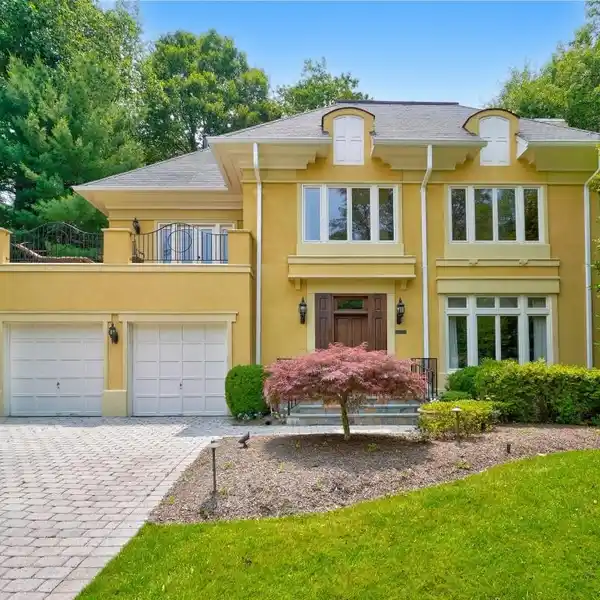LOVELY HOME ON A QUIET CUL-DE-SAC