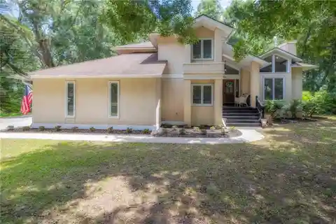 Exquisite Deepwater Estate on Saint Marys River