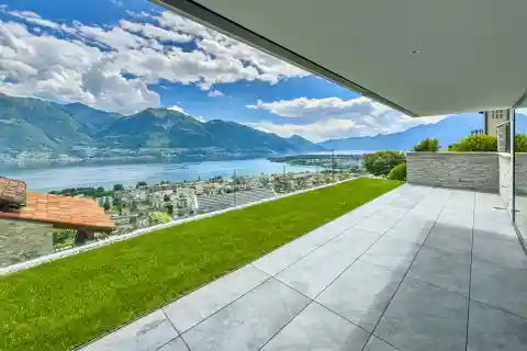 New Modern Villa with Spectacular Views