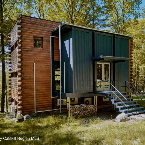 STRIKING RETREAT IN THE WOODS