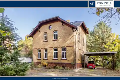 Historic Property with Large Plot Close to the Water