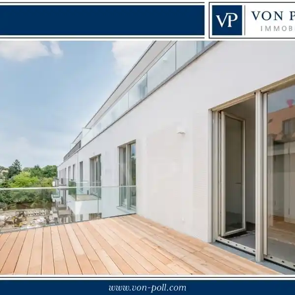 FIRST-CLASS APARTMENT WITH TWO BALCONIES AND VIEWS OF THE WATERFRONT