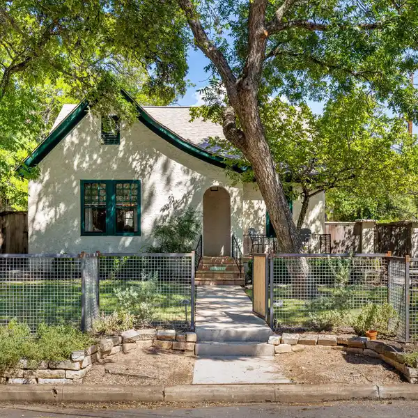 WONDERFULLY RESTORED TUDOR IN IDEAL SHOAL CREST LOCATION