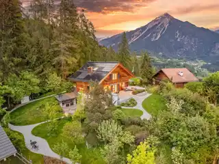 A Chalet on the Sunny Plateau of Alvaneu Dorf