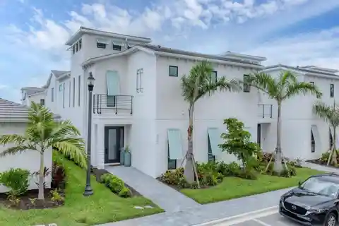 Turnkey Stunner in Aqua Lagoon