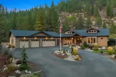 Exquisite Craftsman Style Rancher in Riverbluff Estates