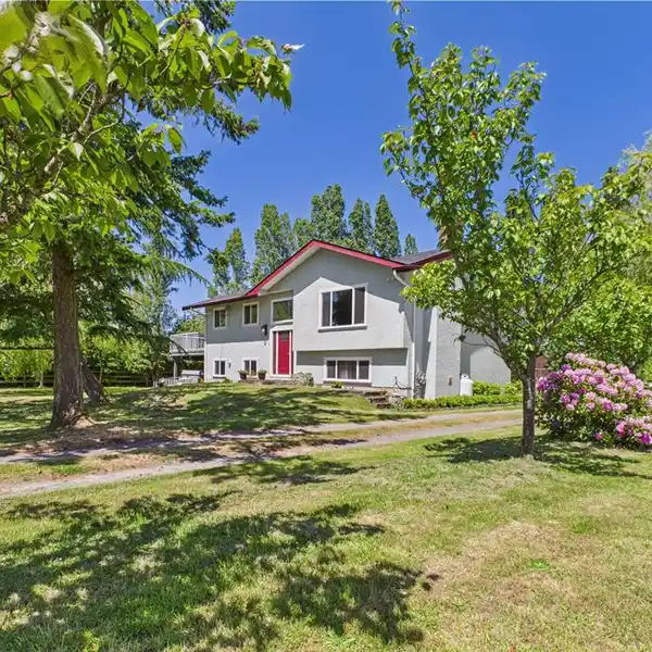 EXCEPTIONAL FOUR-ACRE PROPERTY