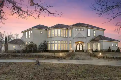 Extraordinary Ten-Acre Luxury Estate