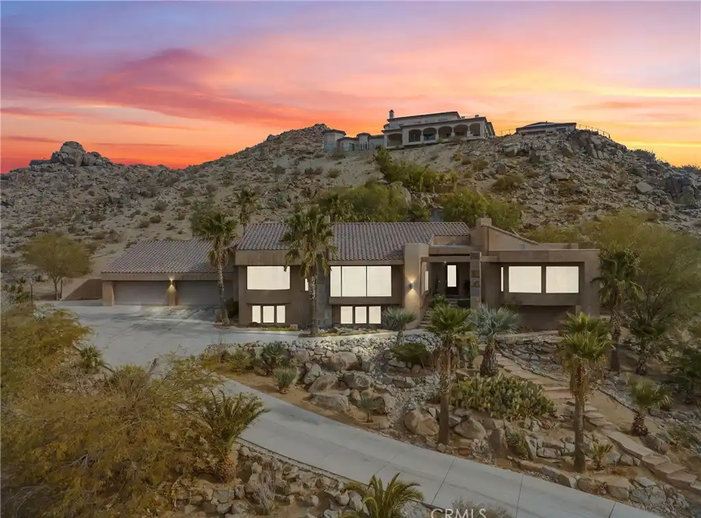 Escape to Desert Modern Luxury