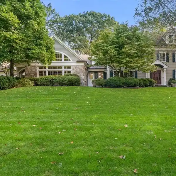 EXCEPTIONAL WELLESLEY FARMS RESIDENCE