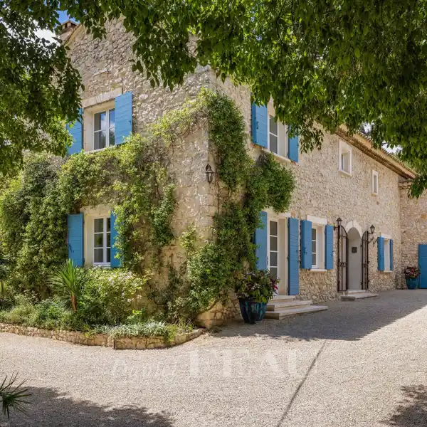ELEGANT STONE HOME WITH TERRACES AND IMMACULATE VIEWS