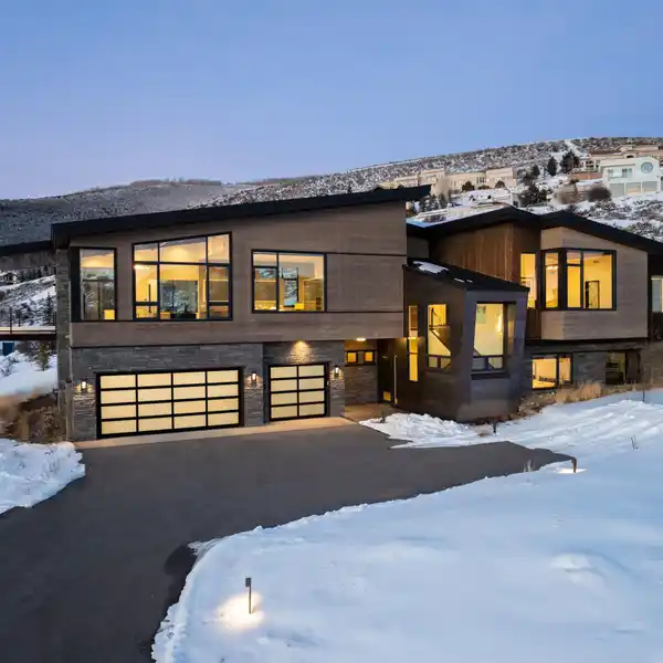 PRISTINE MOUNTAIN MODERN CUSTOM HOME
