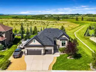 Fully Finished Bungalow on Beautifully Landscaped Lot