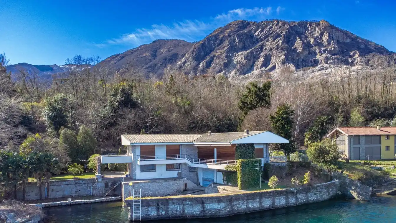 Prestigious Villa on Lake Maggiore