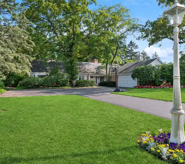PICTURESQUE GLENCOE RANCH STEPS FROM THE LAKE