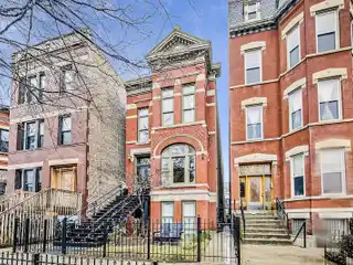 Wicker Park Showstopper
