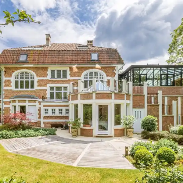 SUPERB RENOVATED 1900 PROPERTY