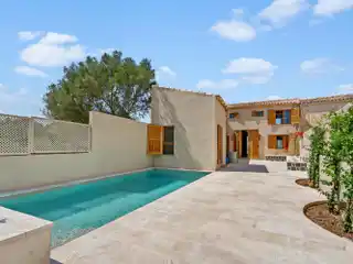 Completely Renovated Townhouse with Pool in Mallorca