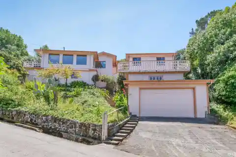 Private Home in the Peaceful Hills