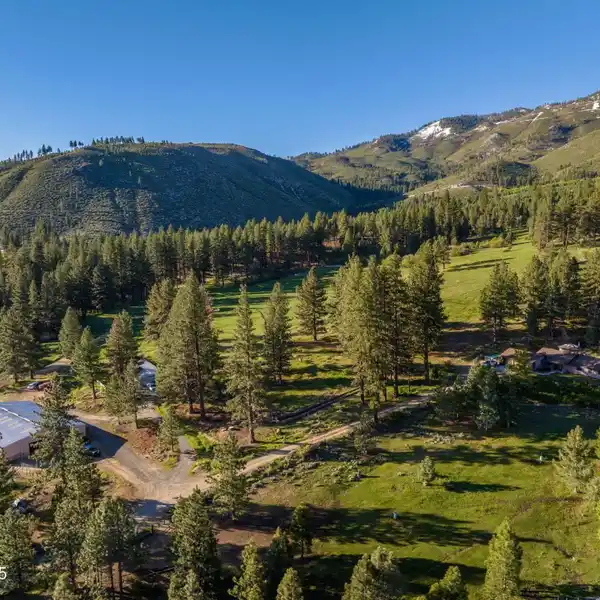 EXCEPTIONAL 82-ACRE ESTATE