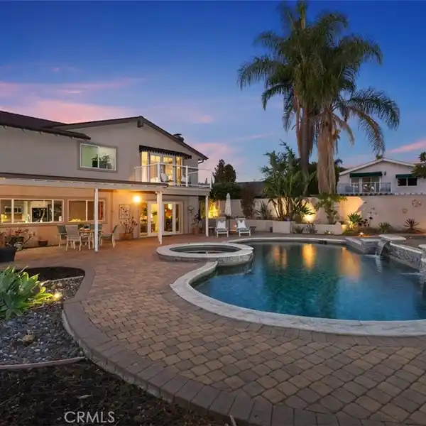BEAUTIFULLY UPGRADED VIEJO HOME