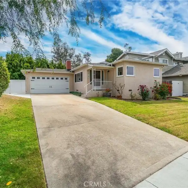 BEAUTIFUL PROPERTY IN WONDERFUL VICTORIA KNOLLS