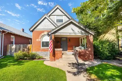 Meticulously Renovated 1894 Victorian