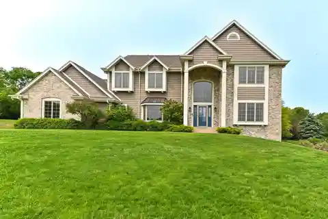 Luxurious Home in Family-friendly Setting